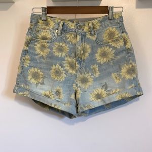 American eagle size 4 mom short